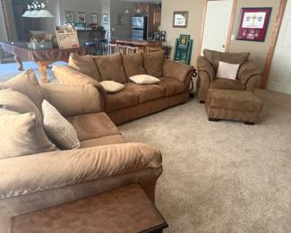 SIGNATURE DESIGN BY ASHLEY DARCY SOFA/LOVESEAT/CHAIR & OTTOMAN