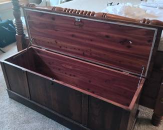 LANE CEDAR CHEST AS IS