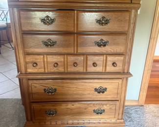 SOLID WOOD CHEST