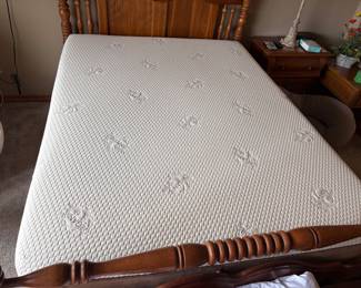 QUEEN SIZE OLD WEST MATTRESS CO ORGANIC COTTON  HYPOALLERGENIC MATTRESS SET
