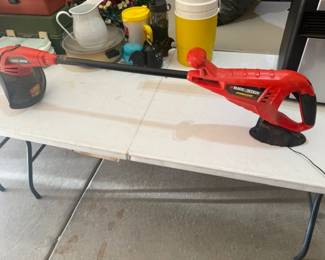 CORDLESS WEEDEATER WITH WALL CHARGER