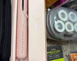 HAIR STRAIGHTENER