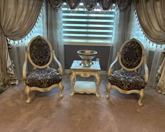 Aico Lavle collection arm chairs with end table