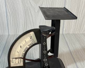 VINTAGE IDEAL POSTAL SCALE