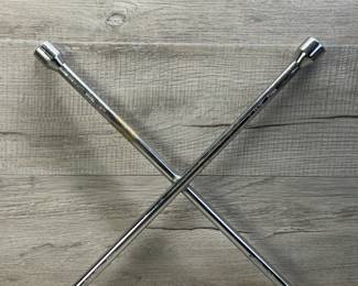 LUG NUT WRENCH 4 WAY