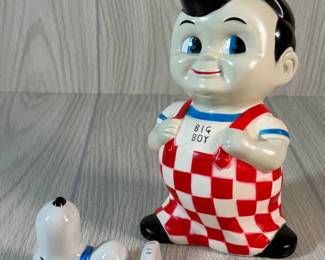 VINTAGE SNOOPY PEANUTS PAPER WEIGHT & BIG BOY BANK