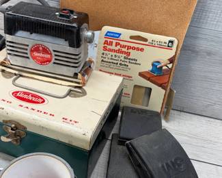 VINTAGE SUNBEAM FINISHING SANDER & SANDPAPER