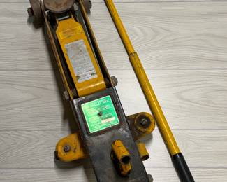 CHIEFTAIN 1 1/2 TON HYDRAULIC TROLLEY JACK