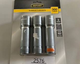 Defiant 300 Lumens Aluminum Flashlight (3-Pack)