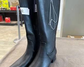 Women's Rhi Boots with Memory Foam Insole Universal Thread
