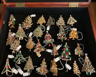 Vintage Christmas tree pins
