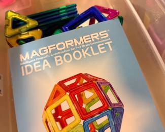 Magformers magnetic building toy set