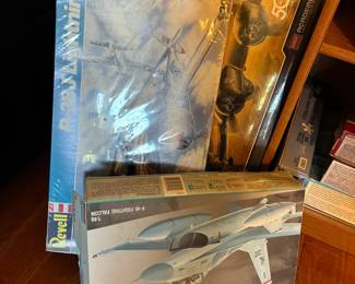Airplane model kits