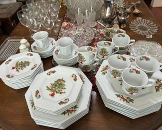 Fairfield Fine China "Peace on Earth" Christmas tree octagon plates and cups
