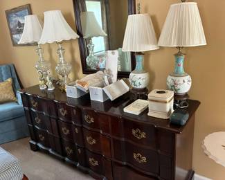 Henredon mahogany dresser with mirror