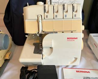 Bernina 1100 DA overlocker serger with case