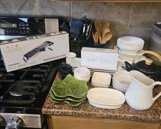 Plates Bowls Mandoline Dial Slicer Ramekins Gravy Pitcher Risk Taco Holders Set And Much More