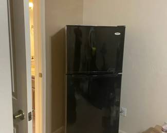 Wonderful Whirlpool 10 Cubic Foot Refrigerator