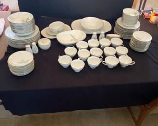 Noritake Dinner Set