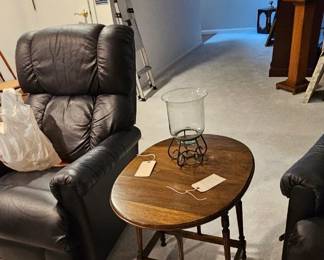 Small drop leaf table