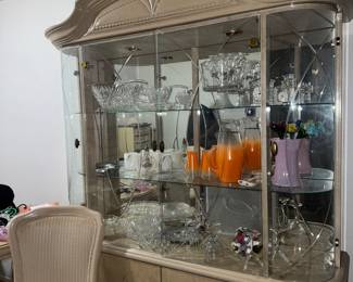 6 chair dining w/glass cabinet 