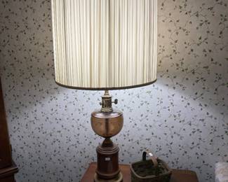 Vtg Decorative Table Lamp
