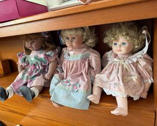 Dolls 