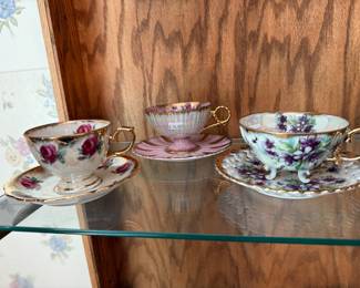 Teacups & Saucers