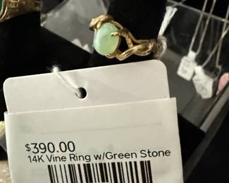 14k Vine Ring w/ Green Stone 