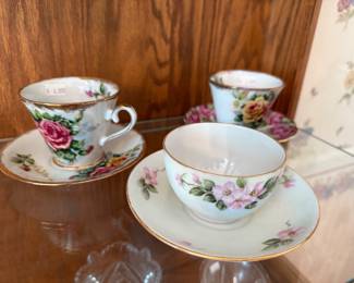 Teacups & Saucers 