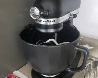 Black KitchenAid mixer