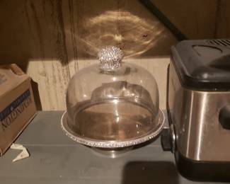 Pastry display dish