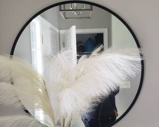 Round mirror