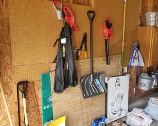 Misc. Outdoor equipment(shovel, hedge trimmer, snow shovel etc.)