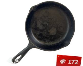 # 5 Double Pour Spout Cast Iron Skillet *NS