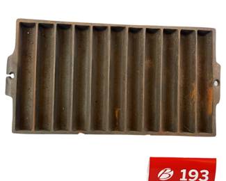 11 Muffin Stick Cornbread Pan No Marks *NS