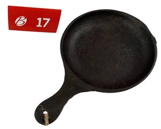 G6 3-Footed Mini Cast Iron Pan *S