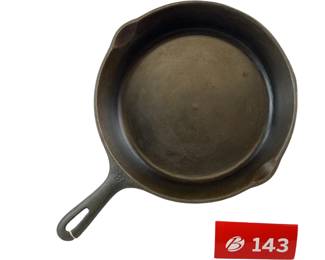 10 1/8" Wagnerware 8 On Handle Double Pour Skillet *NS