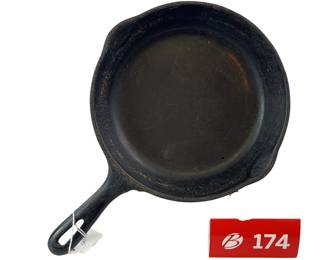 6 On Handle Double Pour Cast Iron Skillet *NS