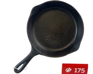 6 On Handle Double Pour Cast Iron Skillet *NS