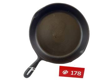 Taiwan Heat Ring Double Pour Cast Iron Skillet *NS