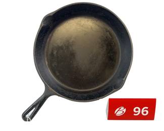 Old Lodge # 8 Heat Ring Double Pour Skillet *NS