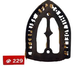 Enterprise MFG Philadelphia Pierced Design Iron Rest Trivet *S