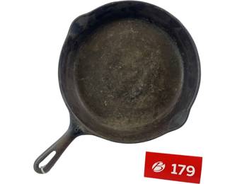 8 On Handle I On Bottom Double Pour Cast Iron Skillet *NS