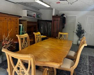 Solid Wood Bernhardt Dining Table 