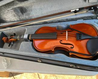 Yamaha 3/4 student violin for sale, perfect condition