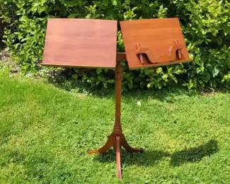 ALDEN LEE Wooden Duet Stand