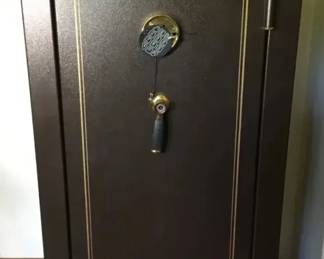 009 STACKON Elite Gun Safe
