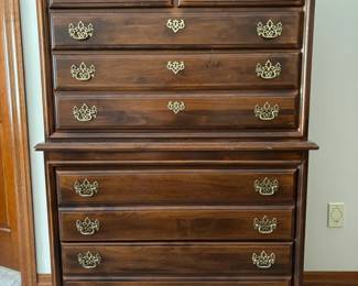 Vintage 6 Drawer Chest Of Drawers