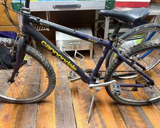 Vintage Cannondale M400 mountain bike with lightweight CAD2 aluminum frame